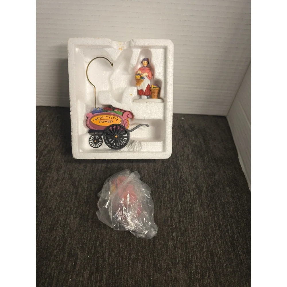 DEPT 56 Heritage Village Chelsea Market Flower Monger and Cart # 5815-7